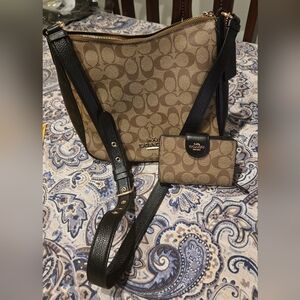 Coach Brown Signature Crossbody Bag With Matching Wallet with hang tag. Like New